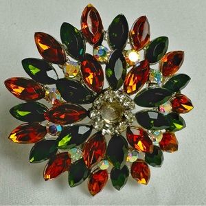 WOWWWW STATEMENT PIECE